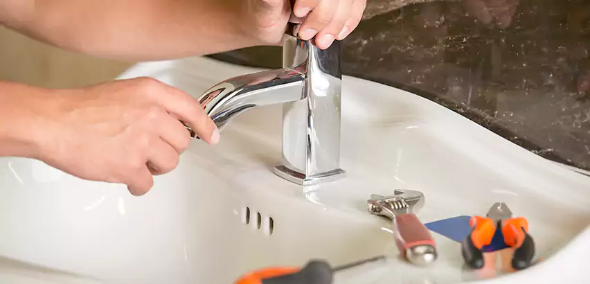 Bathtub Faucet Replacement in Parkland